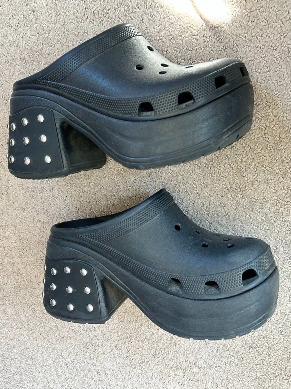 black crocs, goth, Studded Heels, statement crocs, metal studded heels, w size 7
